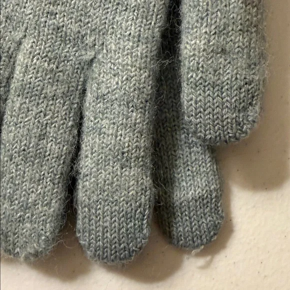 NWT women’s C.C heather mint Knit Gloves - Picture 5 of 6